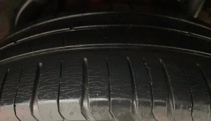 2017 Hyundai Verna 1.6 EX PETROL, Petrol, Manual, 42,658 km, Left Rear Tyre Tread