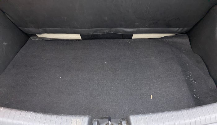 2015 Hyundai Grand i10 SPORTZ 1.2 KAPPA VTVT, Petrol, Manual, 47,387 km, Boot Inside
