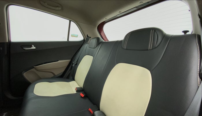 2015 Hyundai Grand i10 SPORTZ 1.2 KAPPA VTVT, Petrol, Manual, 47,387 km, Right Side Rear Door Cabin