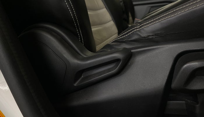 2024 Tata Tiago XT (O) PETROL, Petrol, Manual, 5,545 km, Driver Side Adjustment Panel