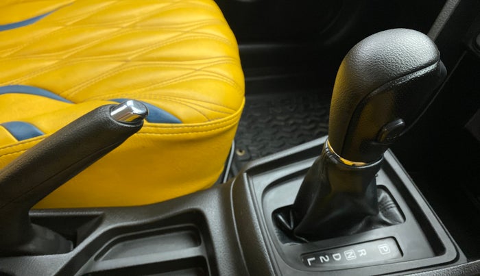 2020 Toyota URBAN CRUISER PREMIUM DUAL TONE AT, Petrol, Automatic, 14,262 km, Gear Lever