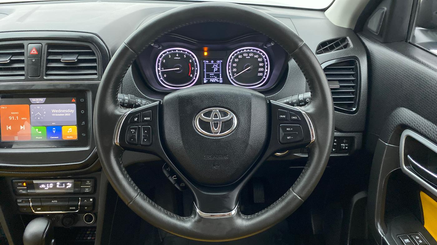 2020 Toyota URBAN CRUISER PREMIUM DUAL TONE AT, Petrol, Automatic, 14,262 km, Steering Wheel Close Up