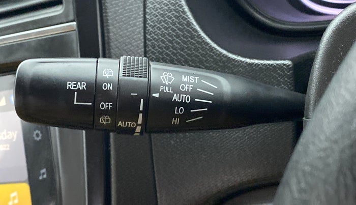2020 Toyota URBAN CRUISER PREMIUM DUAL TONE AT, Petrol, Automatic, 14,262 km, Rain Sensing Wipers