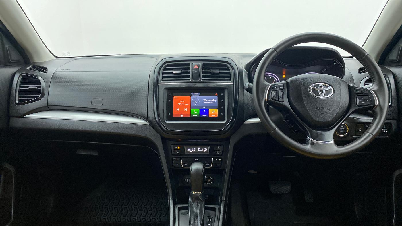 2020 Toyota URBAN CRUISER PREMIUM DUAL TONE AT, Petrol, Automatic, 14,262 km, Dashboard