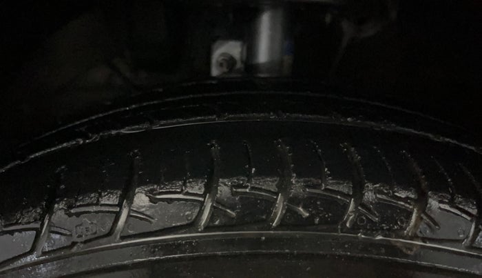 2019 Maruti Baleno DELTA PETROL 1.2, Petrol, Manual, 63,648 km, Left Front Tyre Tread