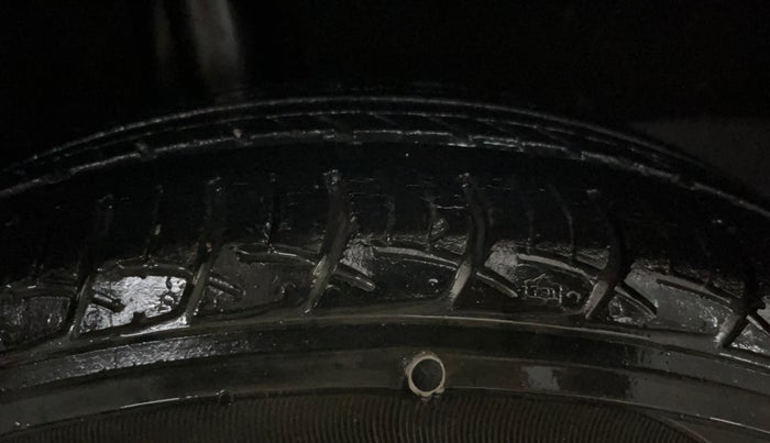 2019 Maruti Baleno DELTA PETROL 1.2, Petrol, Manual, 63,648 km, Right Rear Tyre Tread