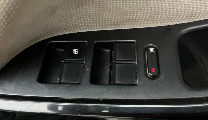 2021 Tata NEXON XZ PLUS PETROL, CNG, Manual, 1,11,291 km, Driver Side Door Panels Control