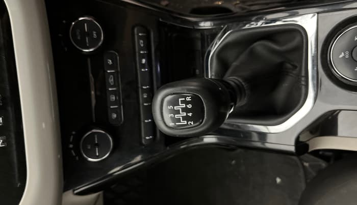 2021 Tata NEXON XZ PLUS PETROL, CNG, Manual, 1,11,291 km, Gear Lever