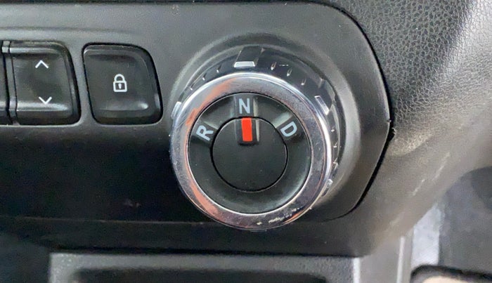 2017 Renault Kwid RXT 1.0 EASY-R AT OPTION, Petrol, Automatic, 26,057 km, Gear Lever