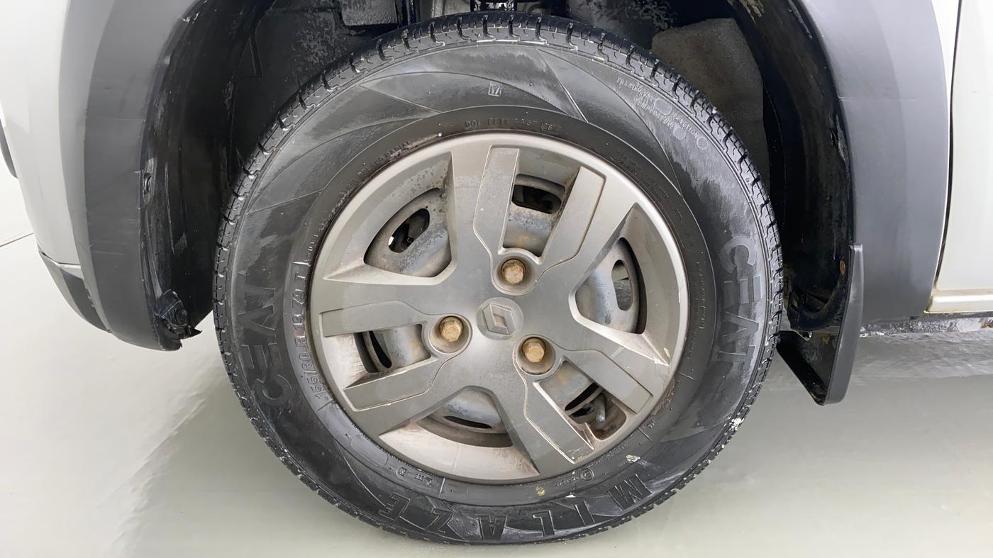 2017 Renault Kwid RXT 1.0 EASY-R AT OPTION, Petrol, Automatic, 26,057 km, Left Front Wheel