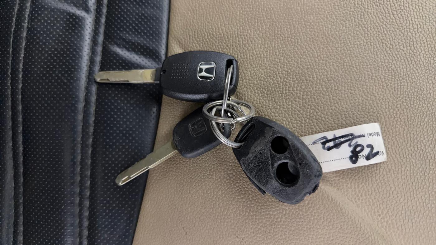 2015 Honda Brio S MT, Petrol, Manual, 92,576 km, Key Close Up