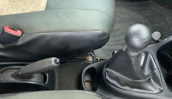 2012 Toyota Etios G, Petrol, Manual, 67,685 km, Gear Lever