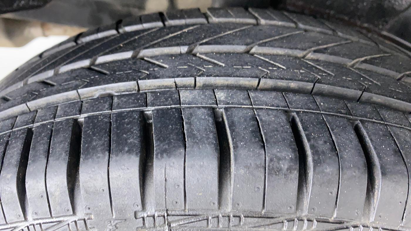 2012 Toyota Etios G, Petrol, Manual, 67,685 km, Right Rear Tyre Tread