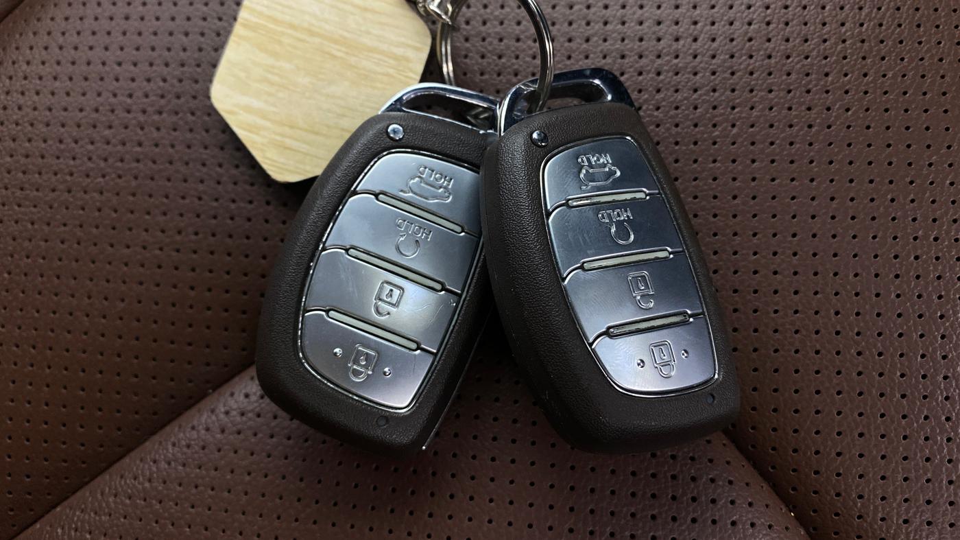 2022 Hyundai ALCAZAR 1.5 SIGNATURE (O) AT 7STR, Diesel, Automatic, 40,343 km, Key Close Up