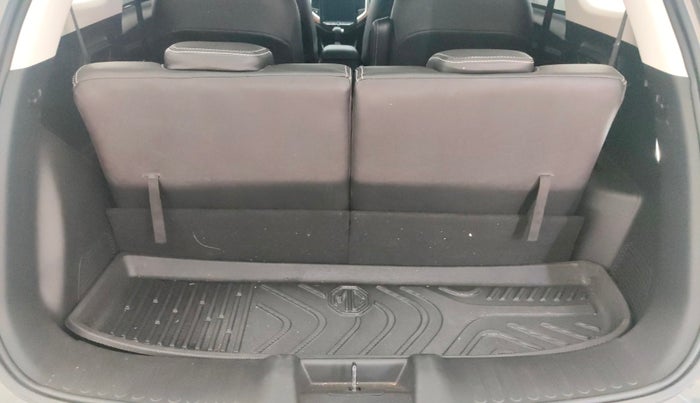 2021 MG HECTOR PLUS SHARP 1.5 PETROL TURBO CVT 6-STR, Petrol, Automatic, 31,545 km, Boot Inside