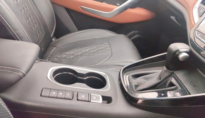 2021 MG HECTOR PLUS SHARP 1.5 PETROL TURBO CVT 6-STR, Petrol, Automatic, 31,545 km, Gear Lever