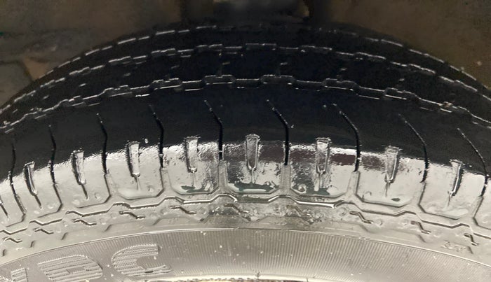 2018 Maruti OMNI E 8 STR, Petrol, Manual, 16,010 km, Right Front Tyre Tread