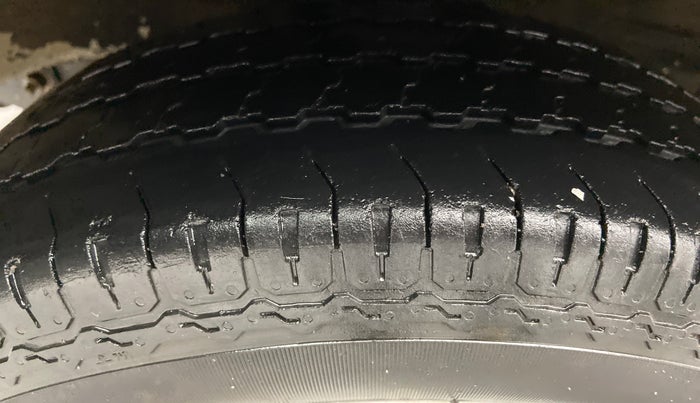 2018 Maruti OMNI E 8 STR, Petrol, Manual, 16,010 km, Left Front Tyre Tread