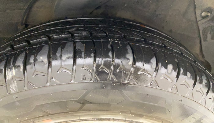 2013 Hyundai i20 SPORTZ 1.4 CRDI, Diesel, Manual, 1,05,964 km, Left Rear Tyre Tread