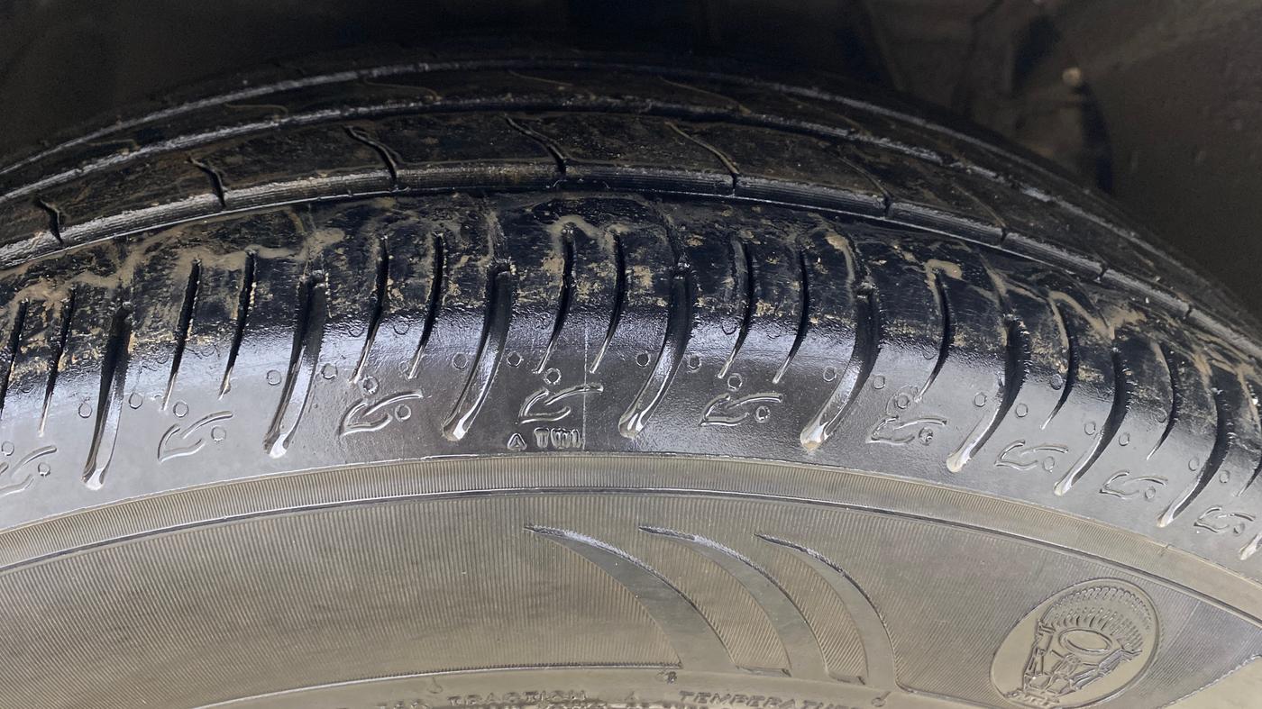 2022 Mahindra XUV300 W8 (O) 1.5 DIESEL AMT, Diesel, Automatic, 86,532 km, Right Front Tyre Tread
