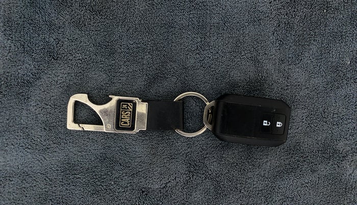 2021 Toyota Glanza G, Petrol, Manual, 63,792 km, Key Close Up