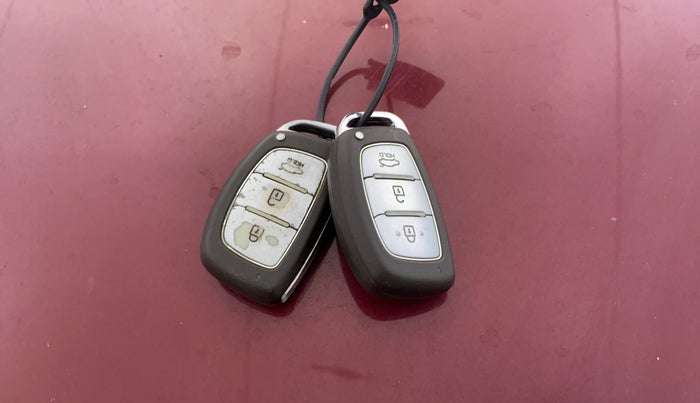 2015 Hyundai Grand i10 ASTA (O) 1.2 KAPPA VTVT, Petrol, Manual, 83,924 km, Key Close Up