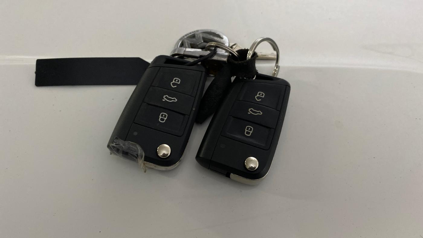 2022 Volkswagen TAIGUN TOPLINE 1.0 TSI AT, Petrol, Automatic, 38,551 km, Key Close Up