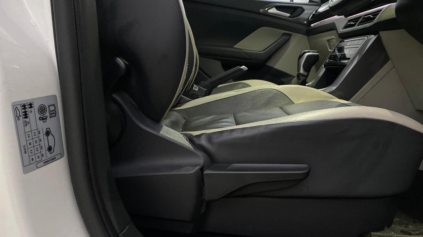 2022 Volkswagen TAIGUN TOPLINE 1.0 TSI AT, Petrol, Automatic, 38,551 km, Driver Side Adjustment Panel