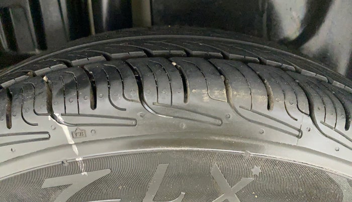 2017 Maruti Swift Dzire VXI, Petrol, Manual, 78,994 km, Right Rear Tyre Tread