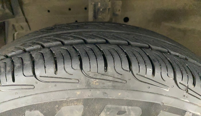 2017 Maruti Swift Dzire VXI, Petrol, Manual, 78,994 km, Left Front Tyre Tread