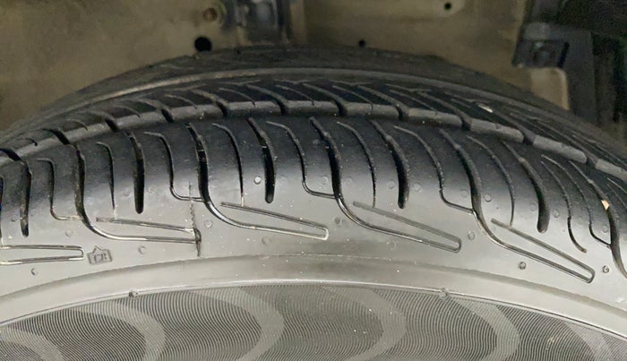 2017 Maruti Swift Dzire VXI, Petrol, Manual, 78,994 km, Right Front Tyre Tread