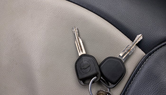 2014 Chevrolet Beat LT PETROL, Petrol, Manual, 52,860 km, Key Close Up