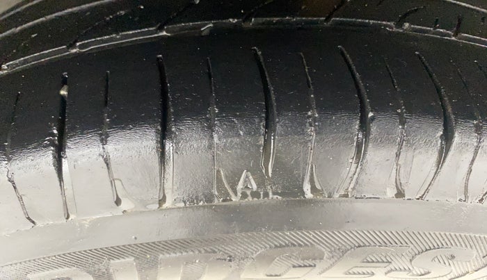 2014 Chevrolet Beat LT PETROL, Petrol, Manual, 52,860 km, Left Rear Tyre Tread