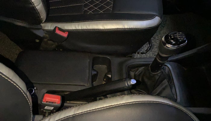 2021 Renault TRIBER RXZ, Petrol, Manual, 32,773 km, Gear Lever