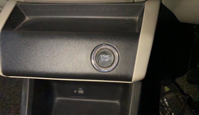 2021 Renault TRIBER RXZ, Petrol, Manual, 32,773 km, Keyless Start/ Stop Button