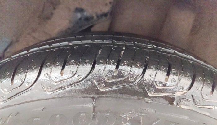 2013 Honda Brio S MT, Petrol, Manual, 41,936 km, Left Rear Tyre Tread