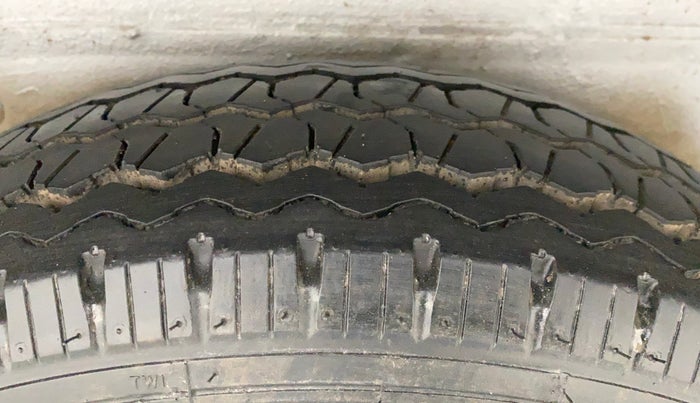 2017 Maruti OMNI E 8 STR, Petrol, Manual, 46,489 km, Left Rear Tyre Tread