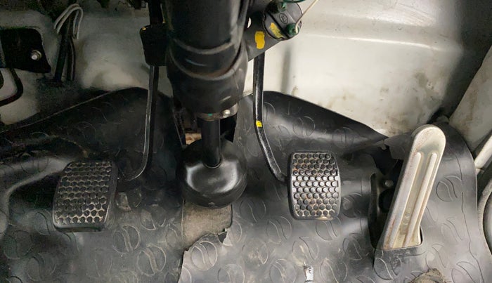 2017 Maruti OMNI E 8 STR, Petrol, Manual, 46,489 km, Pedals