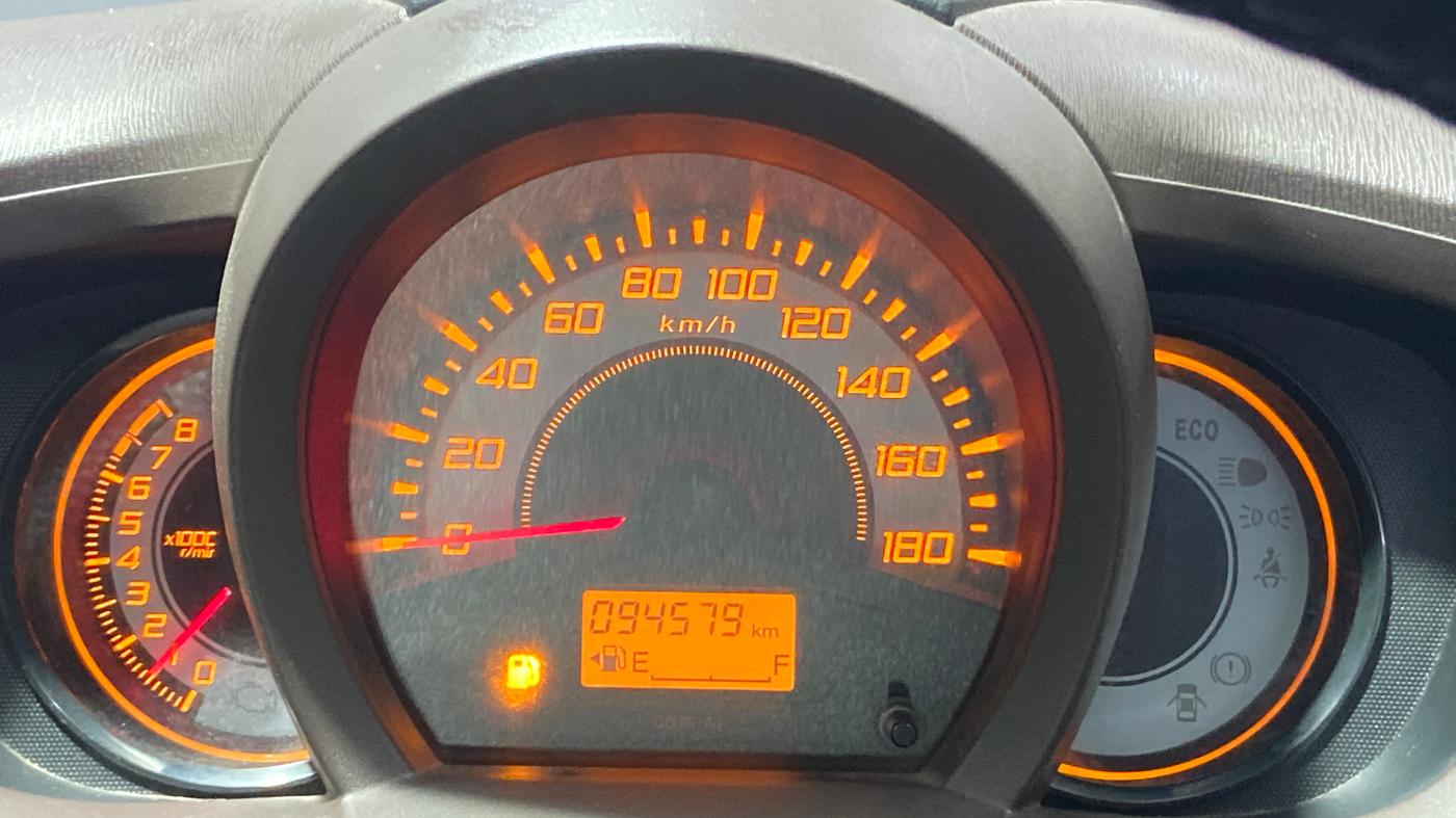 2013 Honda Brio S MT, Petrol, Manual, 94,567 km, Odometer Image