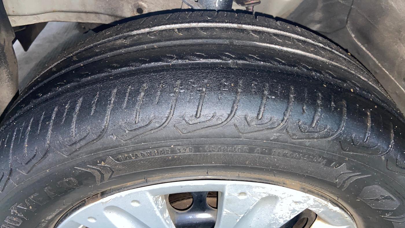 2013 Honda Brio S MT, Petrol, Manual, 94,567 km, Left Front Tyre Tread
