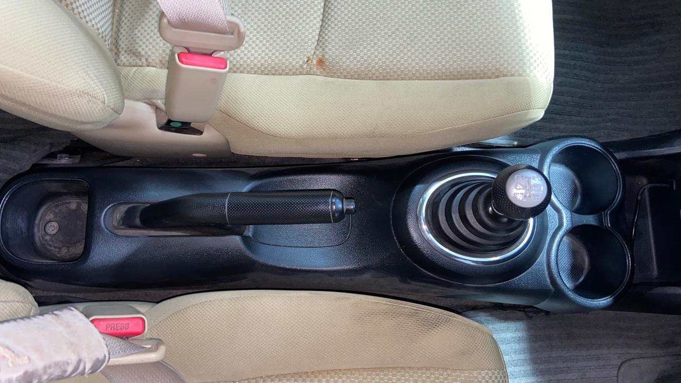 2013 Honda Brio S MT, Petrol, Manual, 94,567 km, Gear Lever