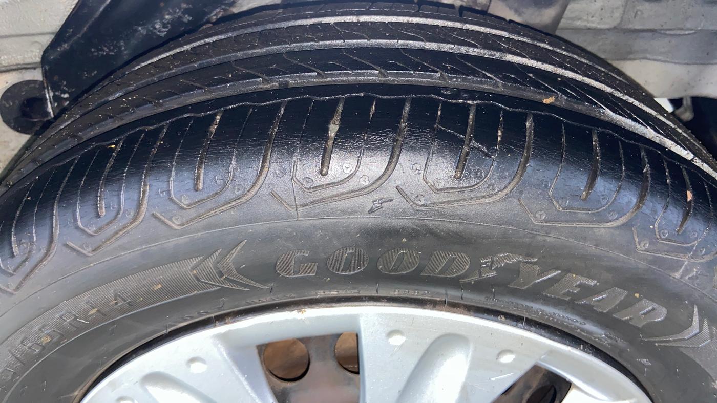 2013 Honda Brio S MT, Petrol, Manual, 94,567 km, Left Rear Tyre Tread
