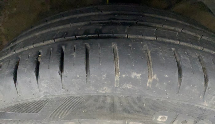 2019 Maruti Baleno ZETA PETROL 1.2, Petrol, Manual, 25,452 km, Right Front Tyre Tread