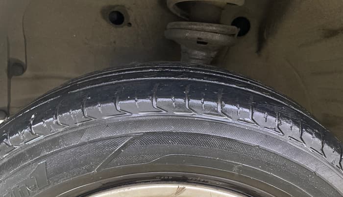 2013 Maruti Wagon R 1.0 LXI CNG, CNG, Manual, 52,226 km, Left Front Tyre Tread