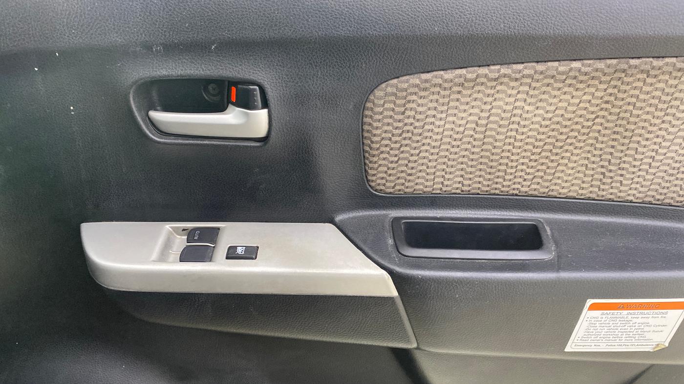 2013 Maruti Wagon R 1.0 LXI CNG, CNG, Manual, 52,226 km, Driver Side Door Panels Control