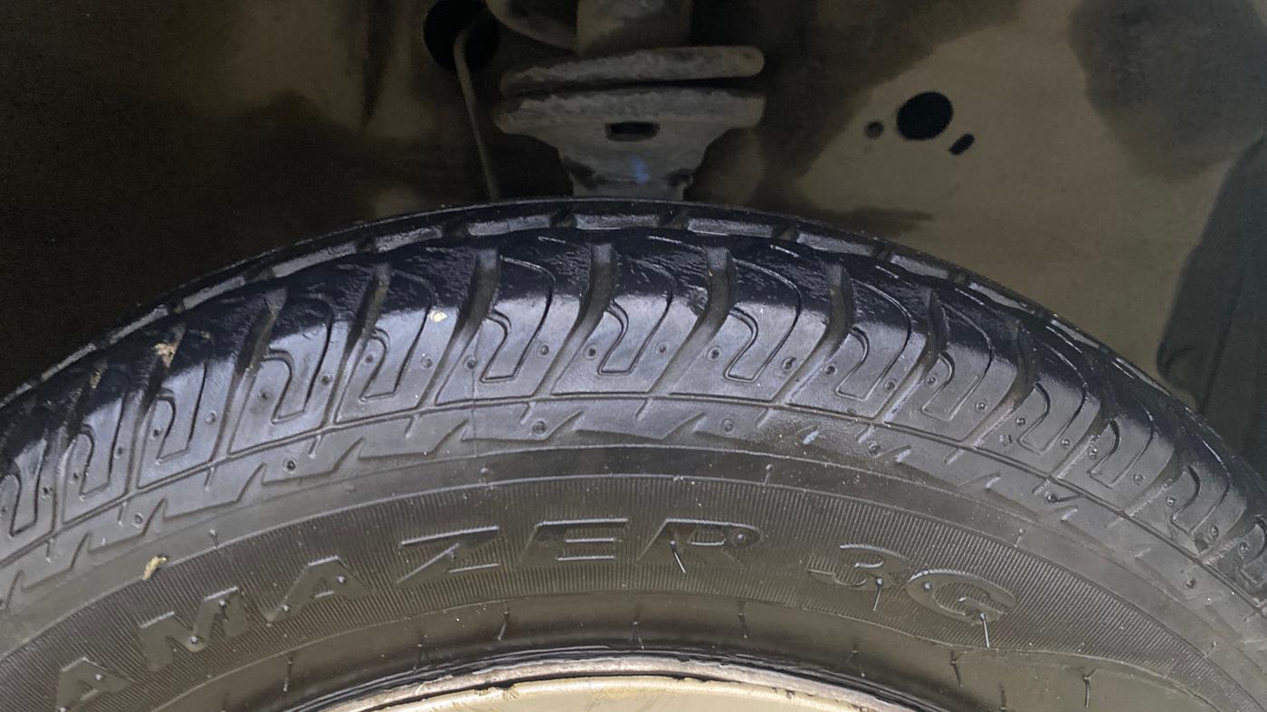 2013 Maruti Wagon R 1.0 LXI CNG, CNG, Manual, 52,226 km, Right Front Tyre Tread