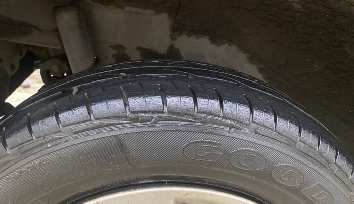 2013 Maruti Wagon R 1.0 LXI CNG, CNG, Manual, 52,226 km, Right Rear Tyre Tread