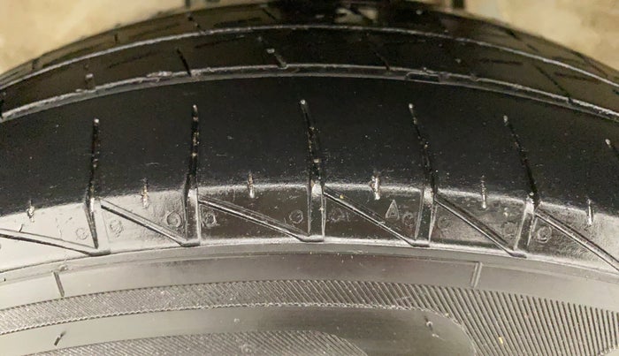 2021 Maruti Alto LXI, Petrol, Manual, 3,954 km, Left Front Tyre Tread