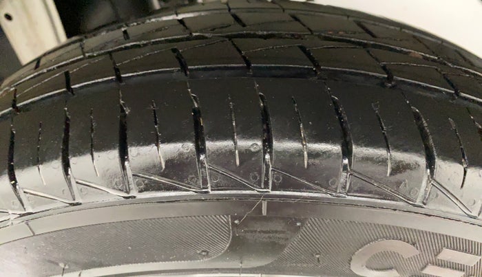 2021 Maruti Alto LXI, Petrol, Manual, 3,954 km, Left Rear Tyre Tread