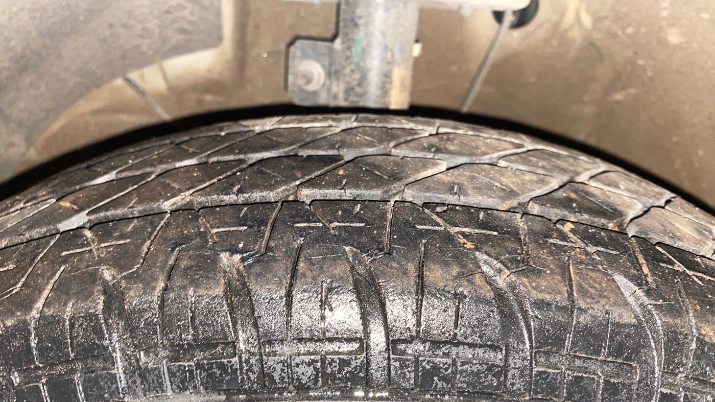 2018 Maruti Swift VXI AMT, Petrol, Automatic, 35,277 km, Left Front Tyre Tread